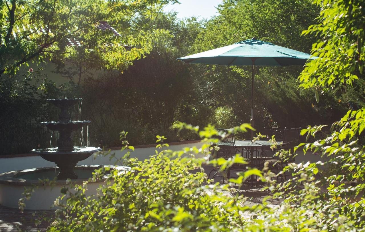 Casa Blanca Inn&Suites Farmington Bagian luar foto